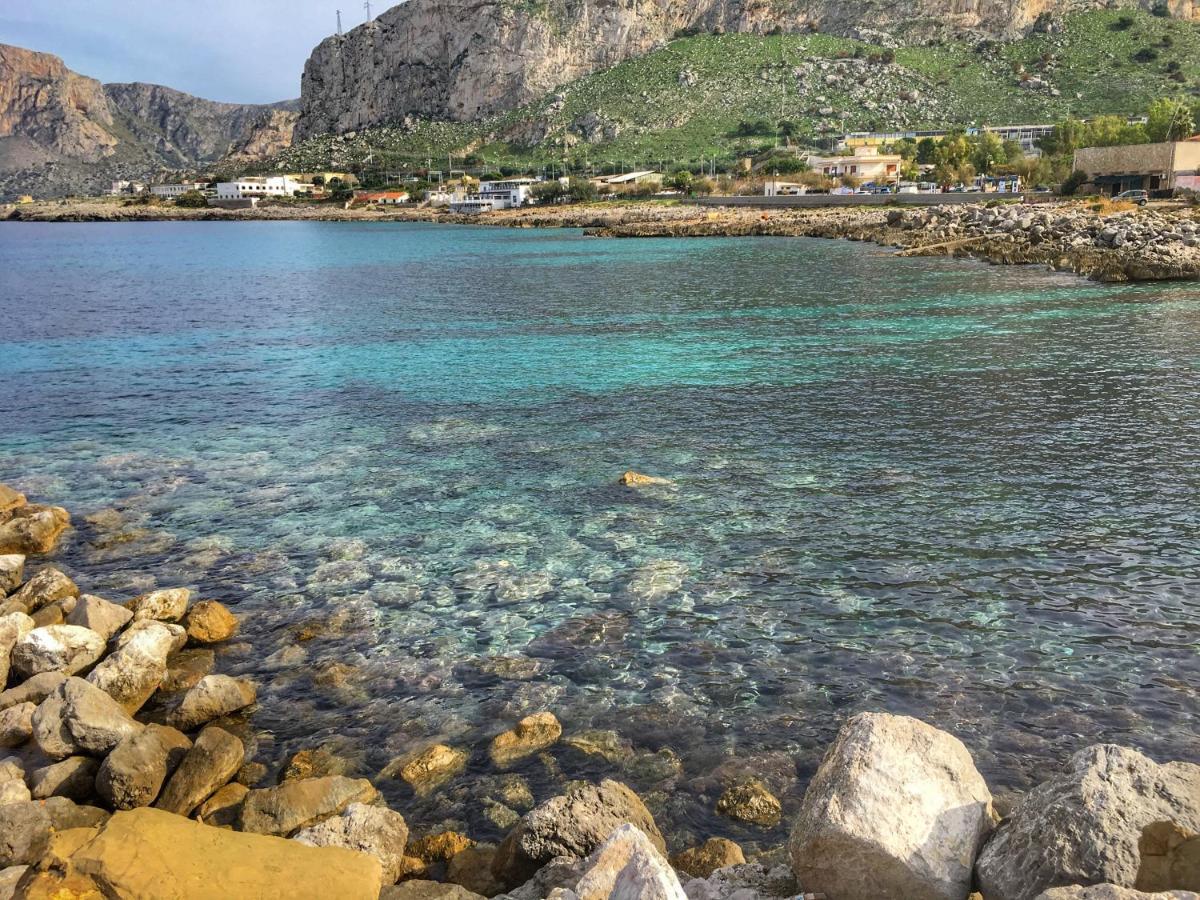 Casa Vacanza La Isla Bonita Isola delle Femmine Exteriör bild