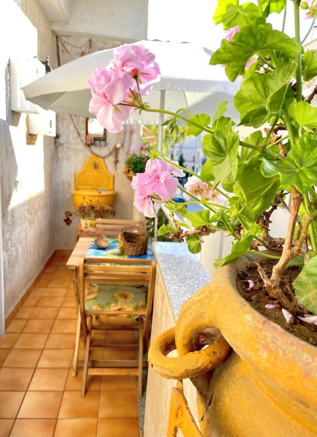Casa Vacanza La Isla Bonita Isola delle Femmine Exteriör bild